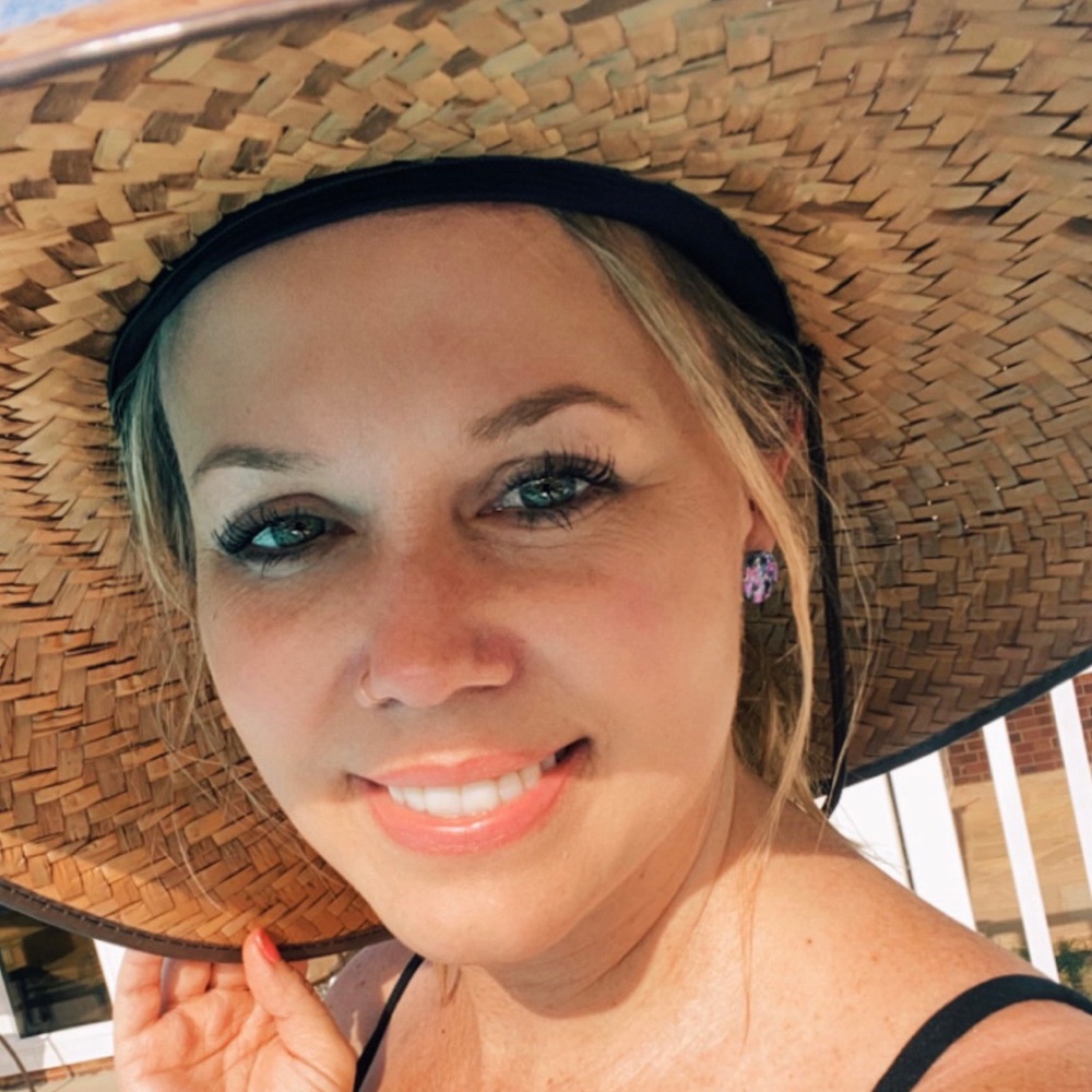 Meet your Posher, Dana
